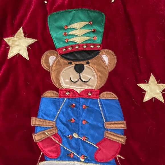 Santa's Best Christmas Eve Tree Skirt Bear Toy Soldier Red Velvet Satin Sequins - Picture 4 of 9